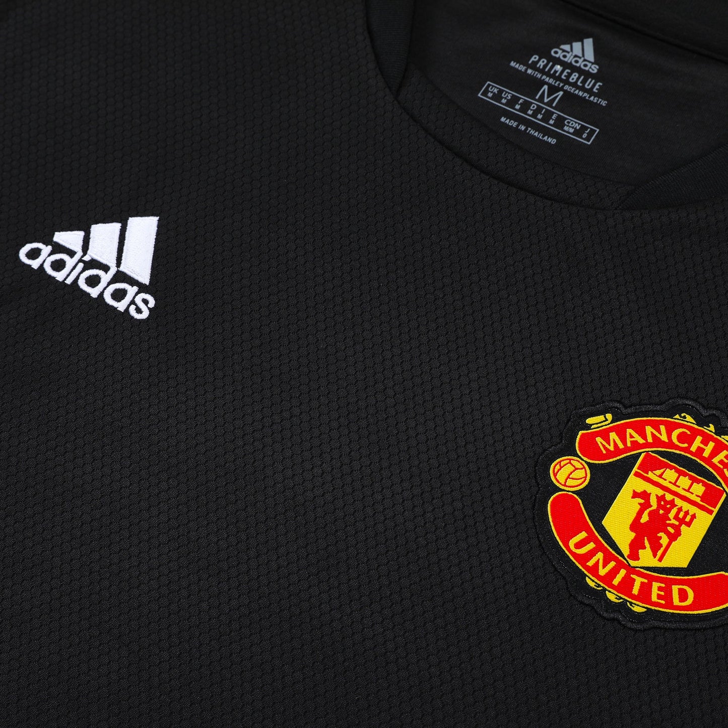 Manchester United  21/22 Men Blacktraining Set